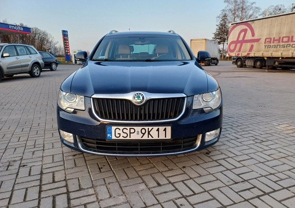 Skoda Superb cena 31900 przebieg: 271000, rok produkcji 2012 z Reda małe 379